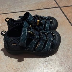 Keen Boys Newport H2 Waterproof Hiking Sport Sandals Navy Blue Bungee Size 11